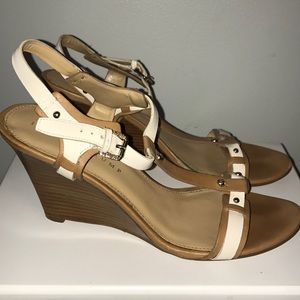 Ivanka Trump white tan wedges